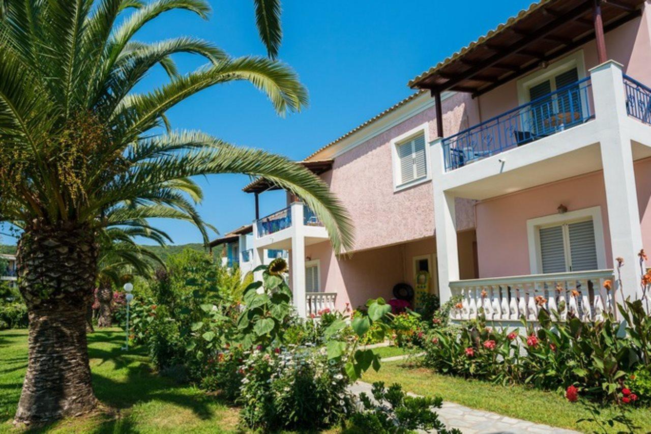 Three Stars Beach Hotel Мораитика Екстериор снимка
