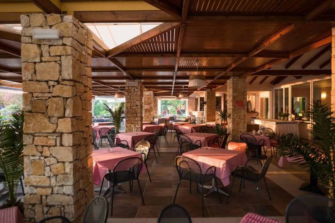 Three Stars Beach Hotel Мораитика Екстериор снимка