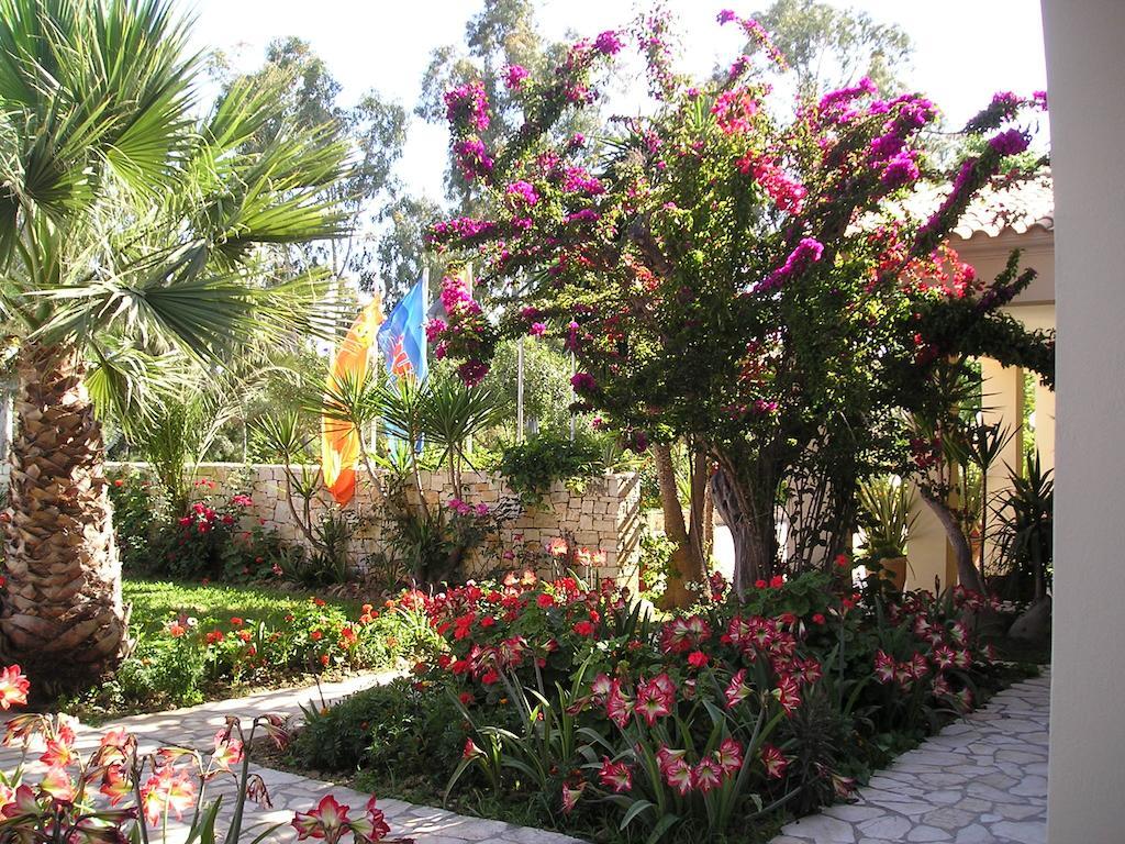 Three Stars Beach Hotel Мораитика Екстериор снимка