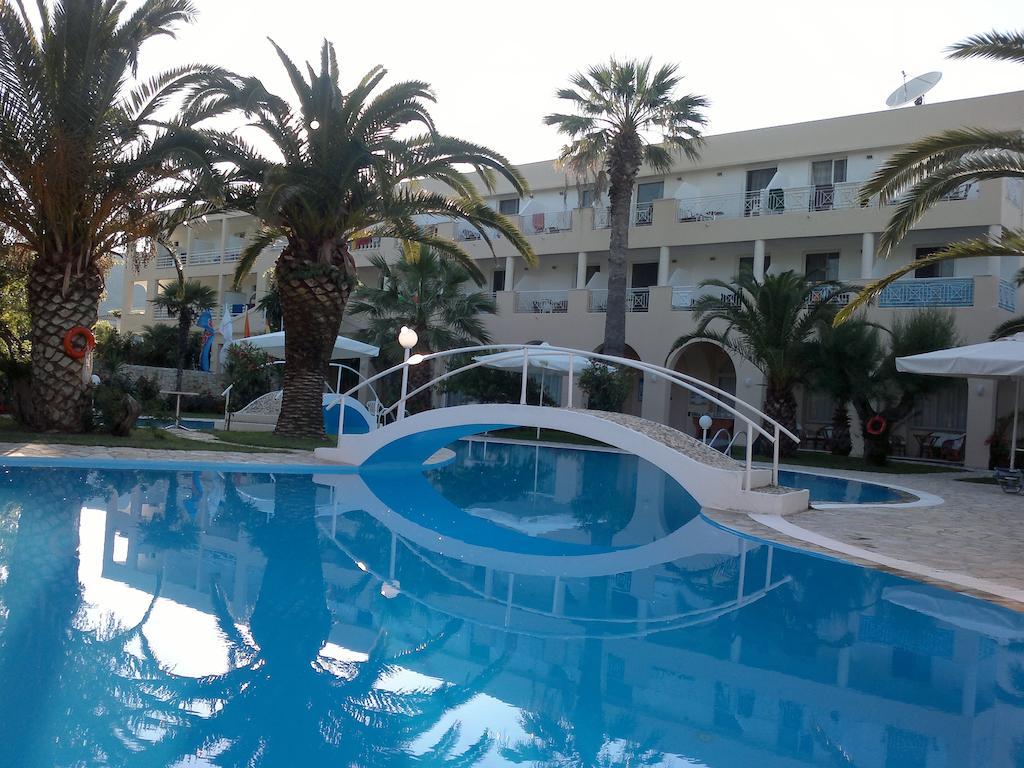 Three Stars Beach Hotel Мораитика Екстериор снимка