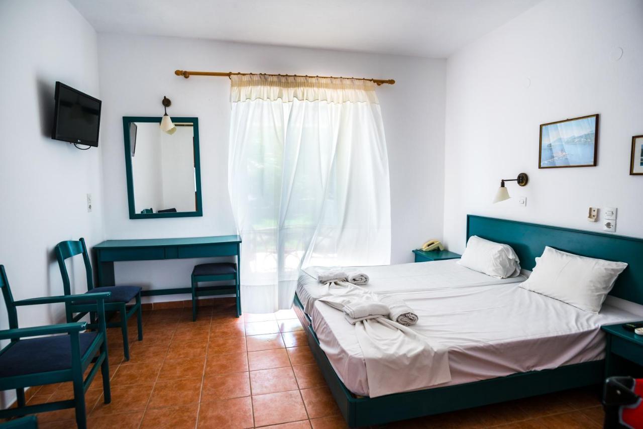 Three Stars Beach Hotel Мораитика Екстериор снимка